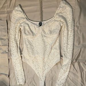 Floral lace cream bodysuit
